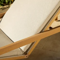 Bain de soleil coloris beige en aluminium Lotus - 200 x 67,5 x 32 cm