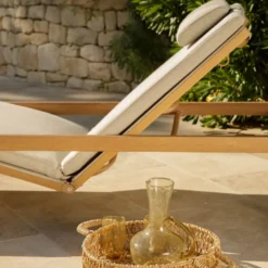 Bain de soleil coloris beige en aluminium Lotus - 200 x 67,5 x 32 cm