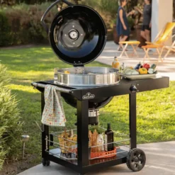 Barbecue charbon sur chariot coloris noir en acier Kettle Pro Napoléon - Ø 57 cm
