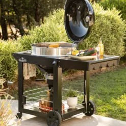 Barbecue charbon sur chariot coloris noir en acier Kettle Pro Napoléon - Ø 57 cm