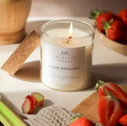 Bougie parfumée avec pochon Saugettes Les Essentielles senteur fraise rhubarbe - 100 g