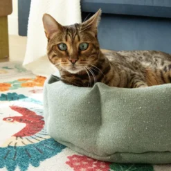 Corbeille pour chat en tissu beige Scruffs Eco Eden - 45 cm
