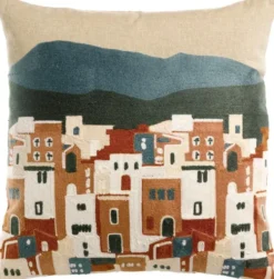 Coussin carré brodé motif village Elie - 45 x 45 cm