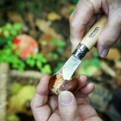 Couteau en bois et acier inoxydable Opinel n°7 Châtaigne