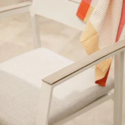 Fauteuil Calla coloris blanc en aluminium - 58,5 x 55,5 x 90 cm