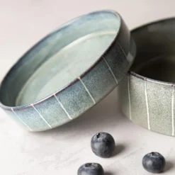 Gamelle pour chat en grès coloris gris avec rayures Reactive Glaze Scruffs - 13 x 13 x 3 cm