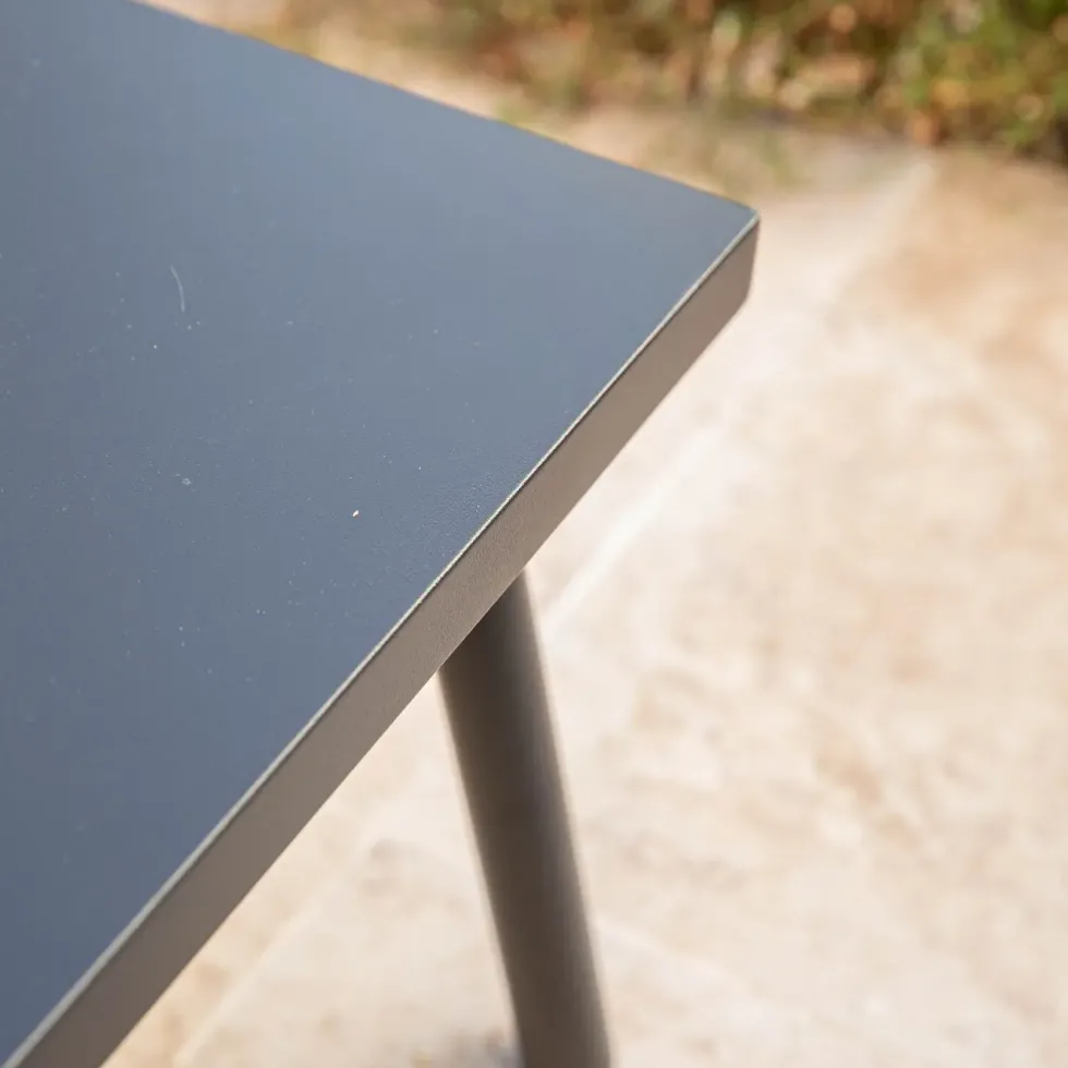 Salon de jardin en acier coloris gris Mimosa - 4 éléments (canapé, table basse et deux fauteuils)