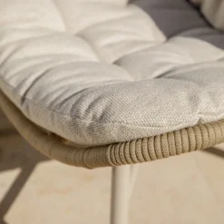 Salon de jardin en acier et résine tressée coloris beige Hosta II - 3 éléments (table basse et deux fauteuils)