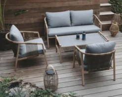 Salon de jardin en aluminium et résine tressée coloris gris clair Kanto - 4 éléments (canapé, table basse et deux fauteuils)
