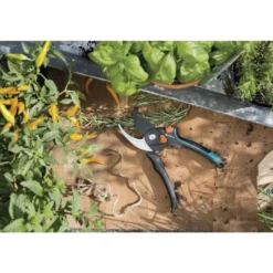Sécateur ergonomique ouverture ajustable spécial bois vert