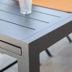 Table de jardin Zinnia 4 à 6 places coloris gris anthracite en aluminium - 88,5 à 167,5 x 90 x 75 cm