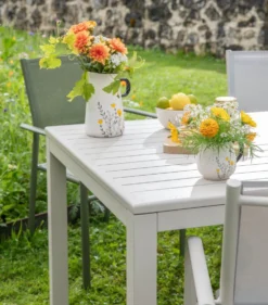 Table en aluminium crème Caméline II - 180/240 x 98 cm
