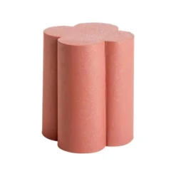 Tabouret en métal forme trèfle coloris brique - 32 x 32 x 37 cm